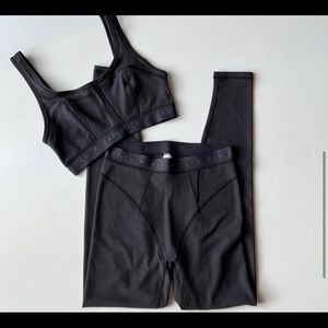 Fabletics Waffle High Waisted Logo Leggings & Bra Set Gray Small